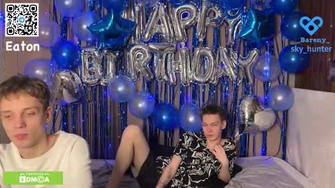 eaton_ online show from December 17, 4:46 pm