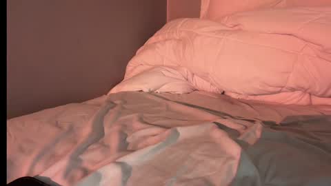 eightincheli online show from October 25, 1:29 am