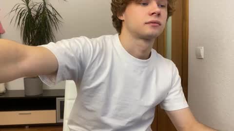 Eitan online show from December 7, 1:40 pm