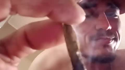 elfierros08 online show from December 22, 3:22 am