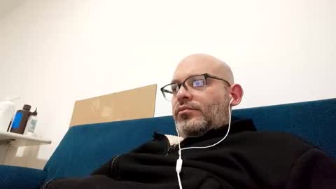 elgrande85 online show from March 2, 8:05 pm