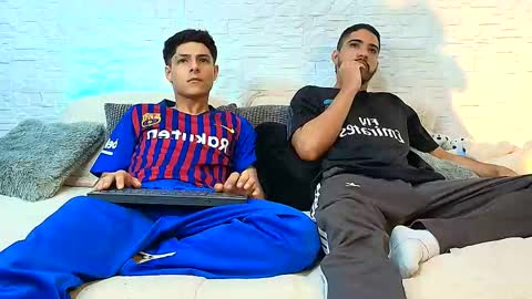 elias_salvatore_ online show from May 17, 4:03 pm