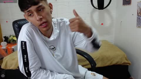 E L I A S online show from December 19, 3:29 am