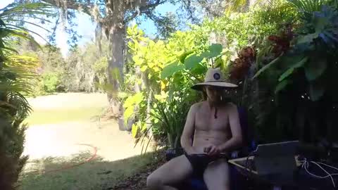 Snapshot of eliberator chatting on February 9, 7:52 pm eliberator online show from February 9, 7:52 pm