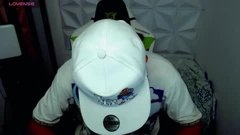 Snapshot of elii_797 chatting on December 5, 12:44 pm bby-santy online show from December 5, 12:44 pm