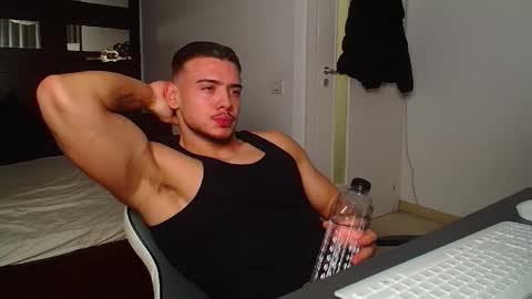 ElijahThorne online show from November 28, 5:43 am