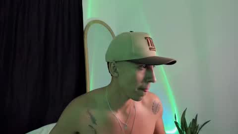 elio_dicaprio online show from November 11, 12:48 am