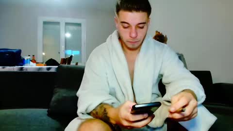 elkafit28 online show from December 18, 8:09 am