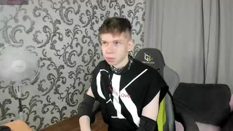 elliot_mars_ online show from October 2, 5:17 pm