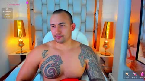 E L L I O T    V E L E Z online show from March 2, 8:49 pm