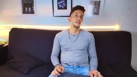 EMILIOCUM online show from June 20, 4:39 am
