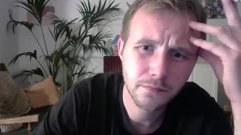 3from Desire online show from December 21, 10:07 pm