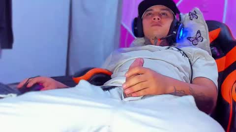 enjoymycock99 online show from March 20, 5:00 am