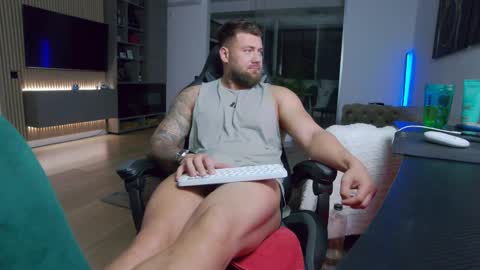 Erik online show from April 18, 7:07 pm