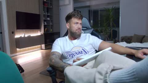 Erik online show from January 6, 6:10 pm