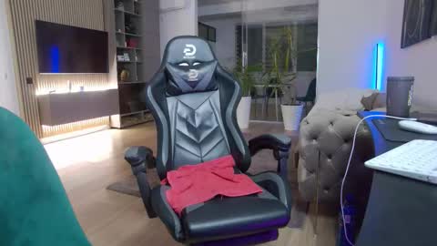 Erik online show from October 6, 6:56 pm