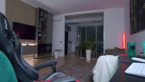 Erik online show from March 13, 11:44 pm