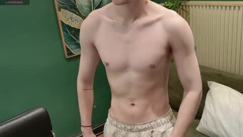 enzo_steel online show from April 15, 11:48 pm