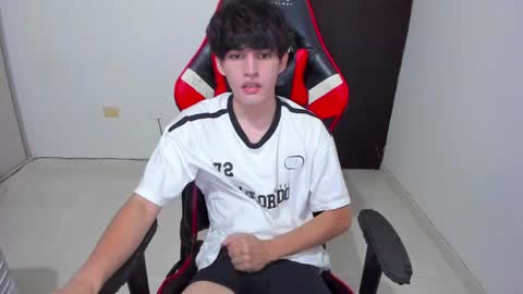 eren_tatakae online show from April 6, 1:35 am