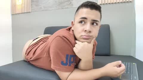 Erick online show from November 28, 8:55 pm