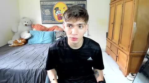 erick_de_rossee online show from March 24, 7:18 pm