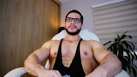 Snapshot of erick_thompson chatting on December 14, 4:09 pm Erick Thompson online show from December 14, 4:09 pm