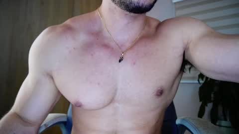 Snapshot of erick_thompson chatting on February 27, 10:20 pm Erick Thompson online show from February 27, 10:20 pm