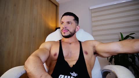 Snapshot of erick_thompson chatting on December 21, 7:16 pm Erick Thompson online show from December 21, 7:16 pm