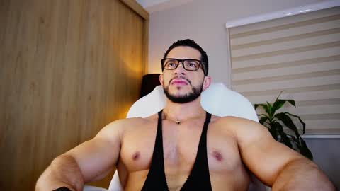 Snapshot of erick_thompson chatting on December 5, 9:39 pm Erick Thompson online show from December 5, 9:39 pm
