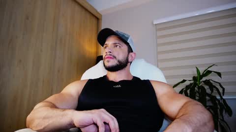 Snapshot of erick_thompson chatting on December 16, 10:24 pm Erick Thompson online show from December 16, 10:24 pm