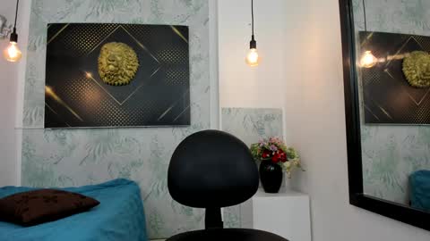   online show from December 22, 3:33 am