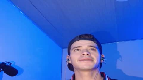 erikk 565 online show from January 14, 6:07 am