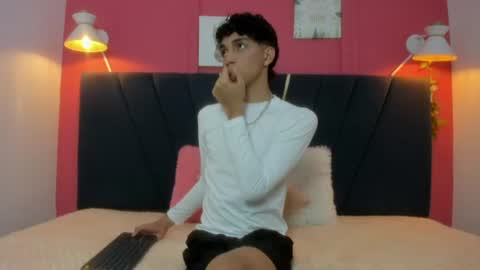 ero_boy40 online show from August 9, 8:03 pm