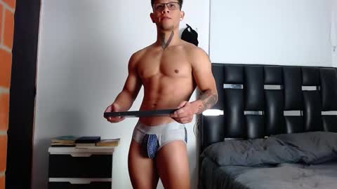 Eros online show from February 18, 7:00 pm