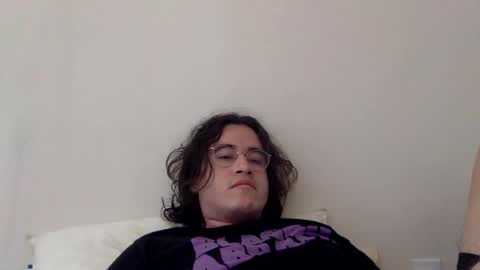 esiiis online show from February 7, 7:08 pm