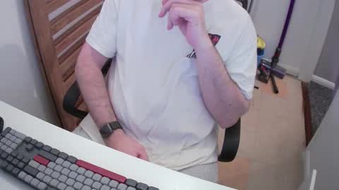 Morph online show from February 3, 8:58 pm