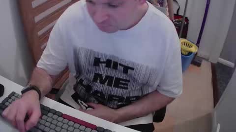 Morph online show from December 14, 8:27 pm