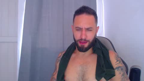 Snapshot of esteban7984068 chatting on December 18, 5:21 pm esteban online show from December 18, 5:21 pm