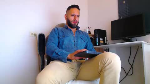 esteban online show from February 9, 12:54 pm