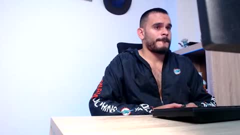 Esteban Fernandez online show from February 13, 7:36 am