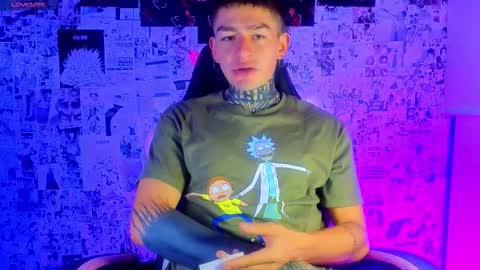 Esteban independent model online show from March 28, 8:14 am