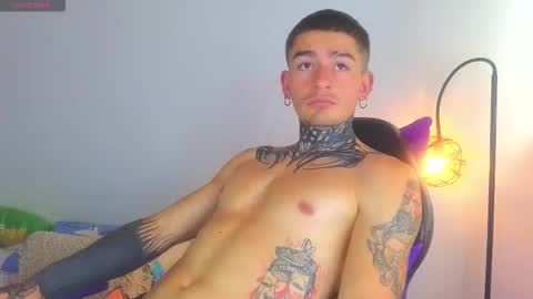 Esteban independent model online show from February 12, 2:56 pm