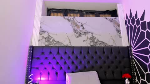 ethaancox online show from April 5, 9:22 pm