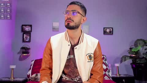 ADAM TAYLOR  ETHAN CAMBAL INDEPENDENT MODELS online show from February 4, 9:31 pm