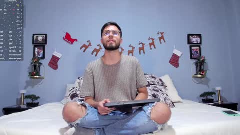 ADAM TAYLOR  ETHAN CAMBAL INDEPENDENT MODELS online show from December 6, 2:13 am