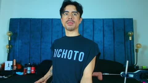 ethan  online show from April 1, 3:41 am