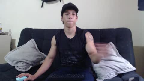 Snapshot of ethan_noir chatting on March 10, 7:29 pm Ethan Noir online show from March 10, 7:29 pm