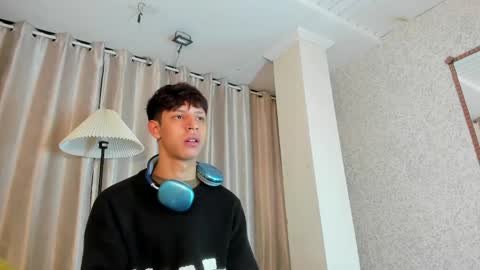 Ethan online show from June 8, 11:33 am