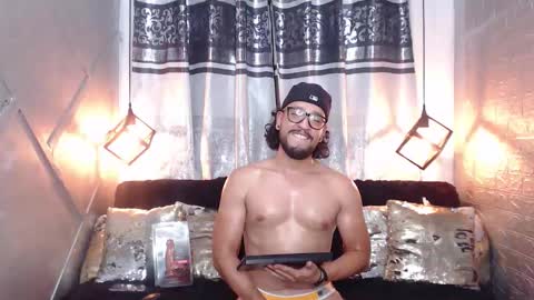 Snapshot of ethan_w7 chatting on October 8, 1:32 am ethan w7 online show from October 8, 1:32 am