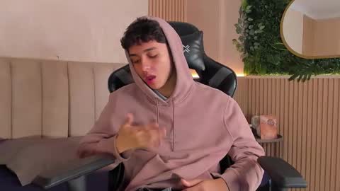 ethanlowell online show from March 9, 5:23 am